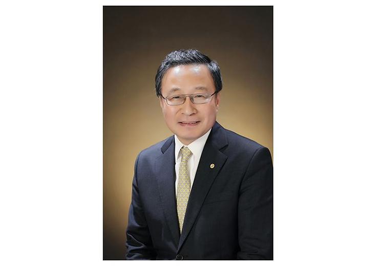 Prof. Yoo Hong Jun